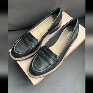 Clarks black leather Loafers size 7.5